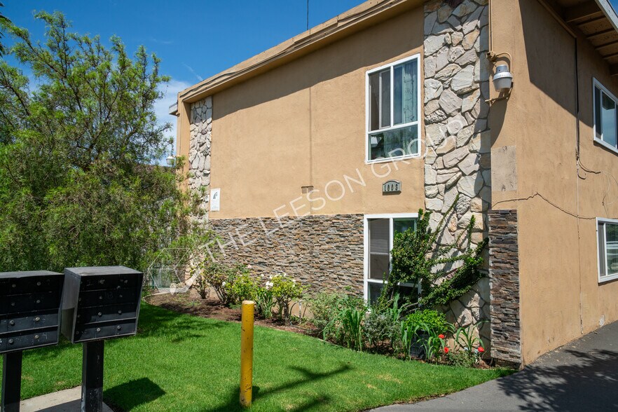 More Photos Of 1003 W Bishop St, Santa Ana Apartments For Sale
