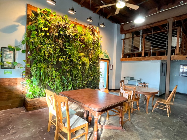 More Photos Of 623 7th St, Oregon City Restaurant For Sale