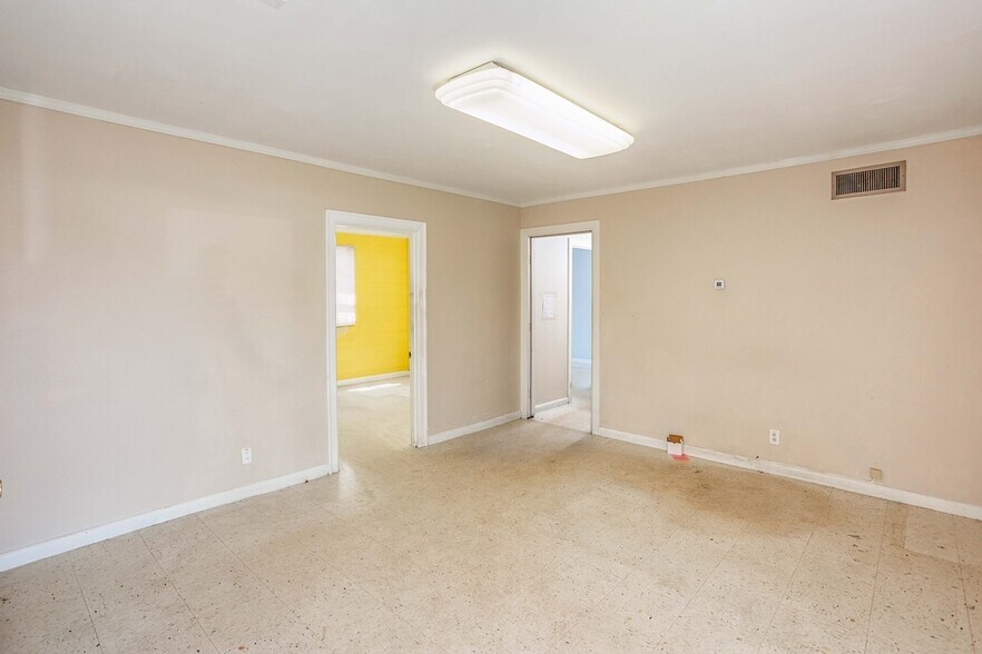 More Photos Of 10234 NE Glisan St, Portland Freestanding For Sale