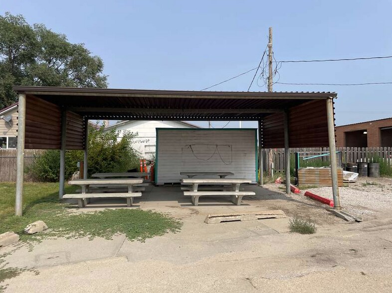 More Photos Of 223 S Main St, Valentine General Retail For Sale