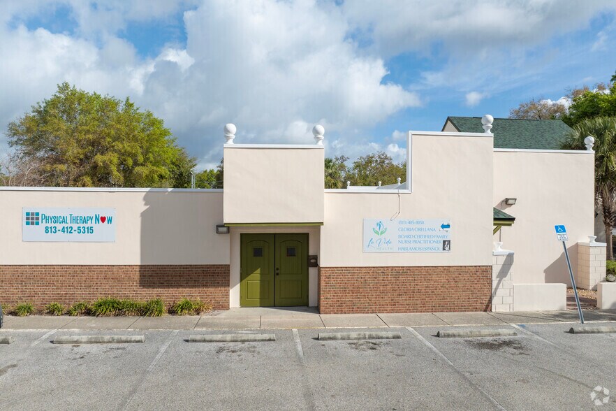 More Photos Of 9780 56th St N, Temple Terrace Medical For Lease