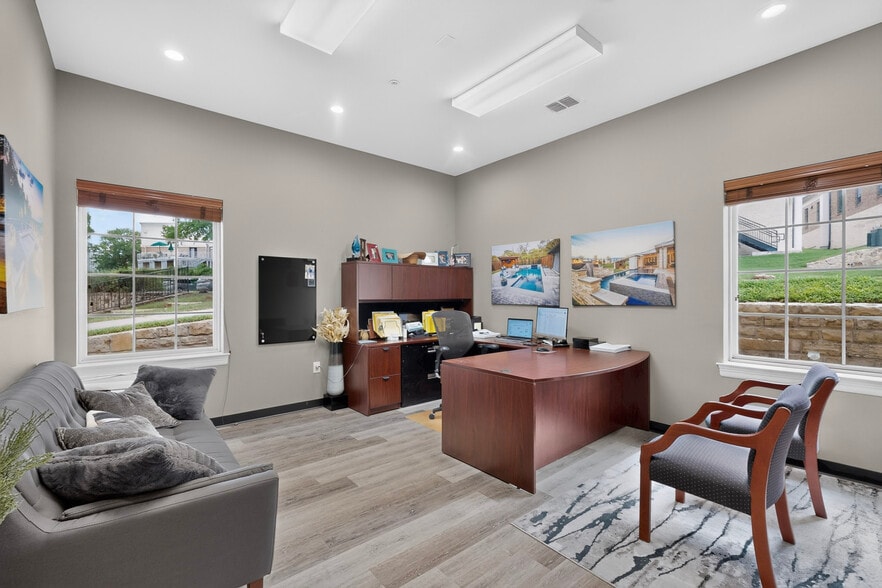 More Photos Of 2230 Bush Dr, McKinney Medical For Lease