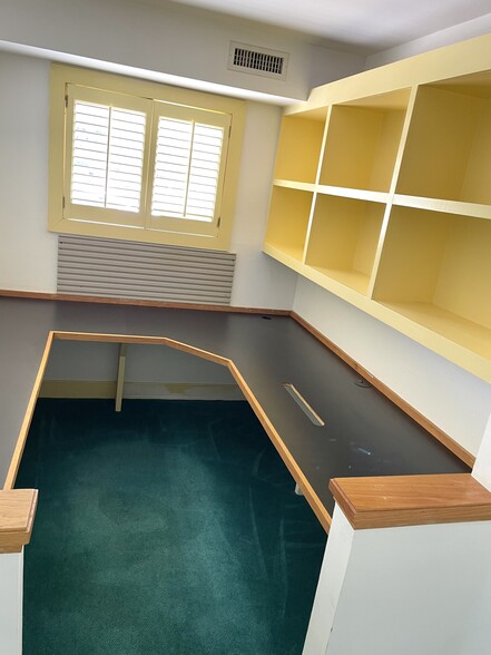 More Photos Of 120 Peters St, Lagrange Office For Sale