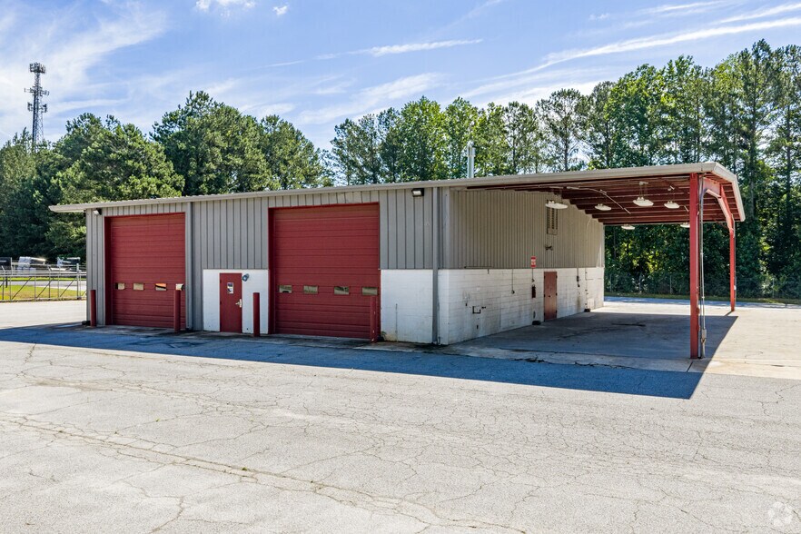 More Photos Of 43 Bellamy Ct, Stockbridge Service For Lease
