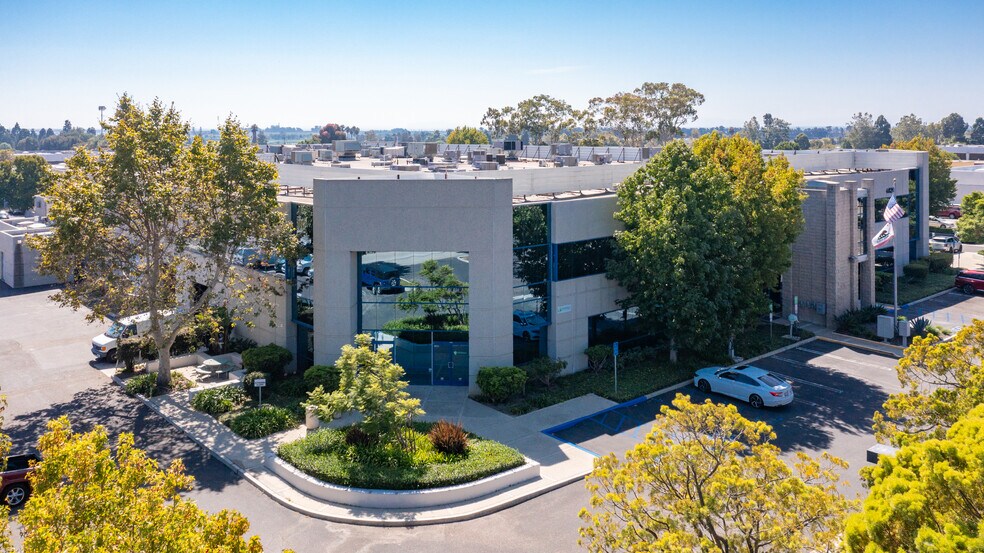 More Photos Of 4820-4822 McGrath St, Ventura Research And Development For Lease