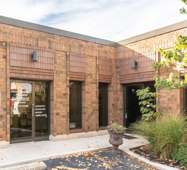 Primary Photo Of 1645 S River Rd, Des Plaines Office For Lease