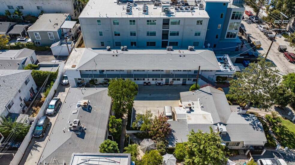 More Photos Of 10814-10818 Blix St, West Toluca Lake Apartments For Sale