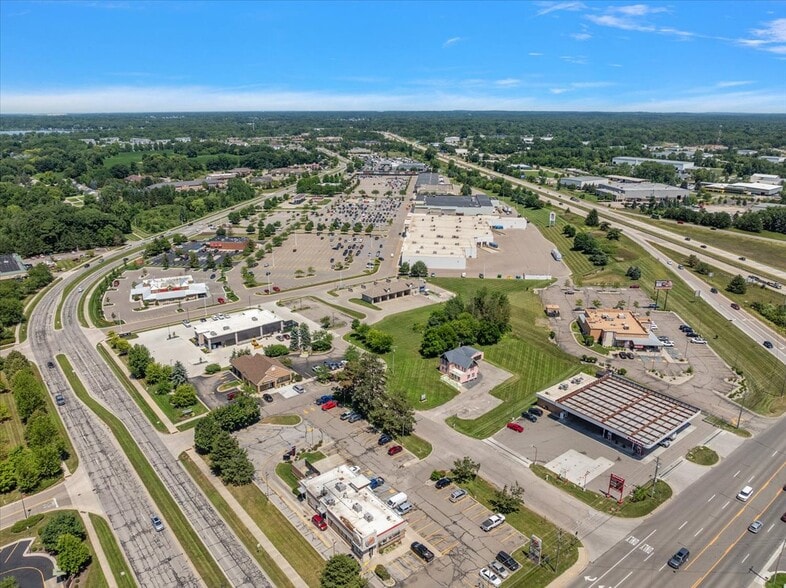 More Photos Of 16237 Jennings Rd, Fenton Office Residential For Lease