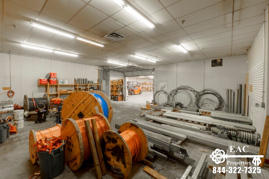 More Photos Of 20 Crescent St, Stamford Warehouse For Lease