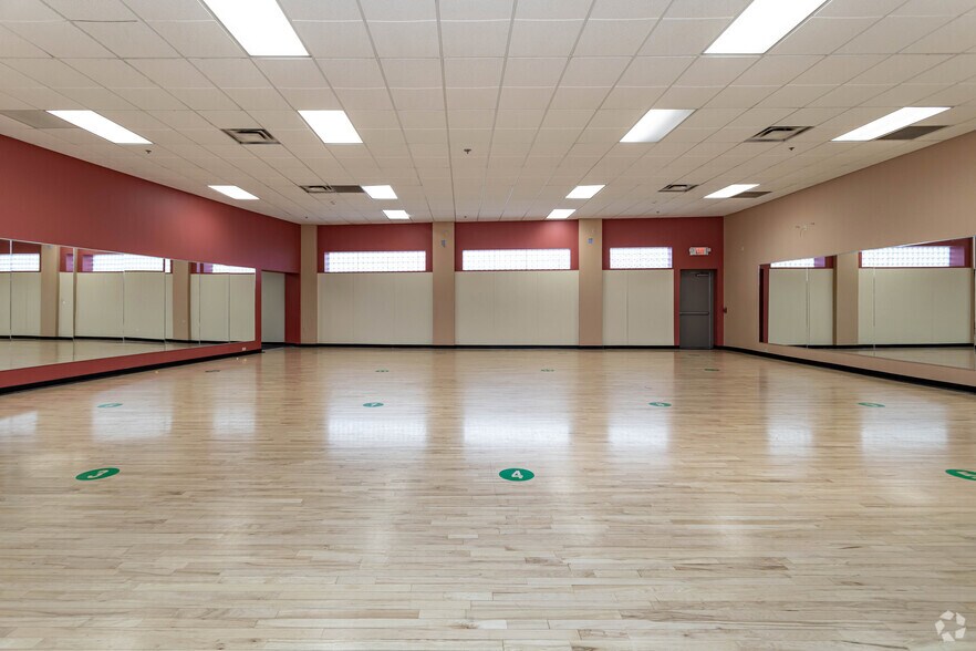 More Photos Of 3400 Monroe Ave, Rochester Unknown For Lease