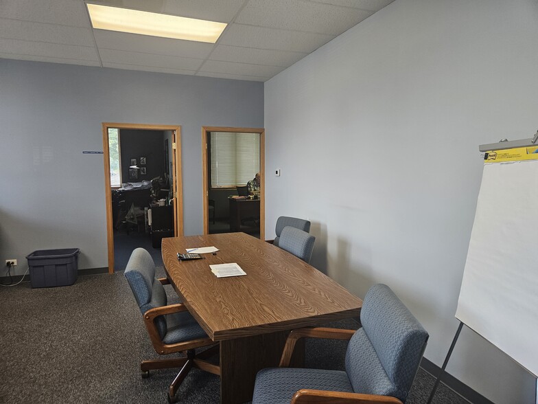More Photos Of 3230 Executive Dr, Joliet Office For Sale