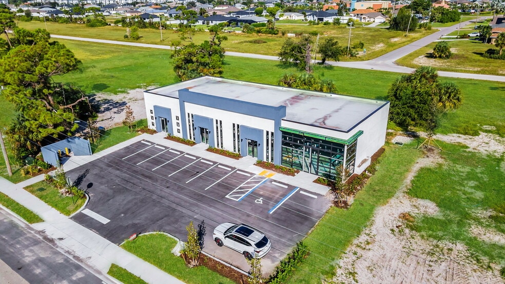 More Photos Of 1043 Ceitus Ter, Cape Coral Industrial For Lease