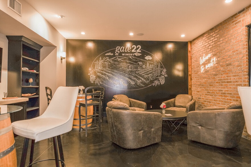 More Photos Of 19288 22nd Ave, Surrey Warehouse For Lease