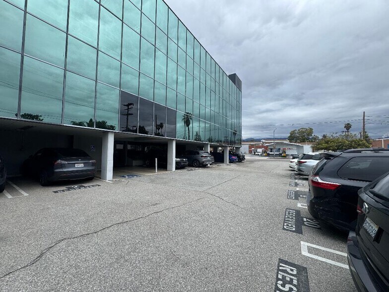 More Photos Of 144 N Glendale Ave, Glendale Office For Lease