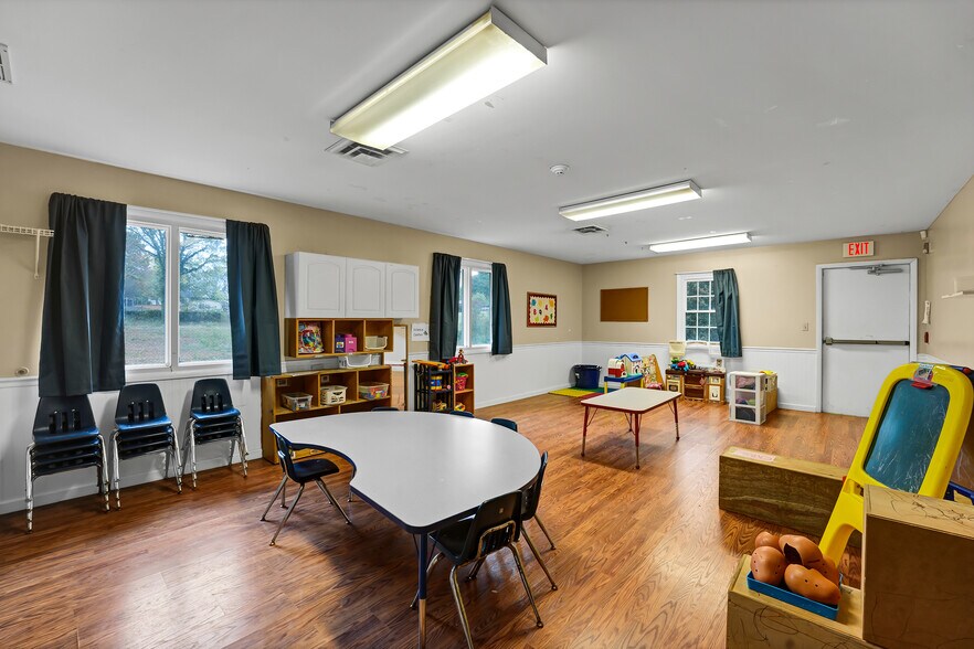 More Photos Of 7828 S Northshore Dr, Knoxville Schools For Sale