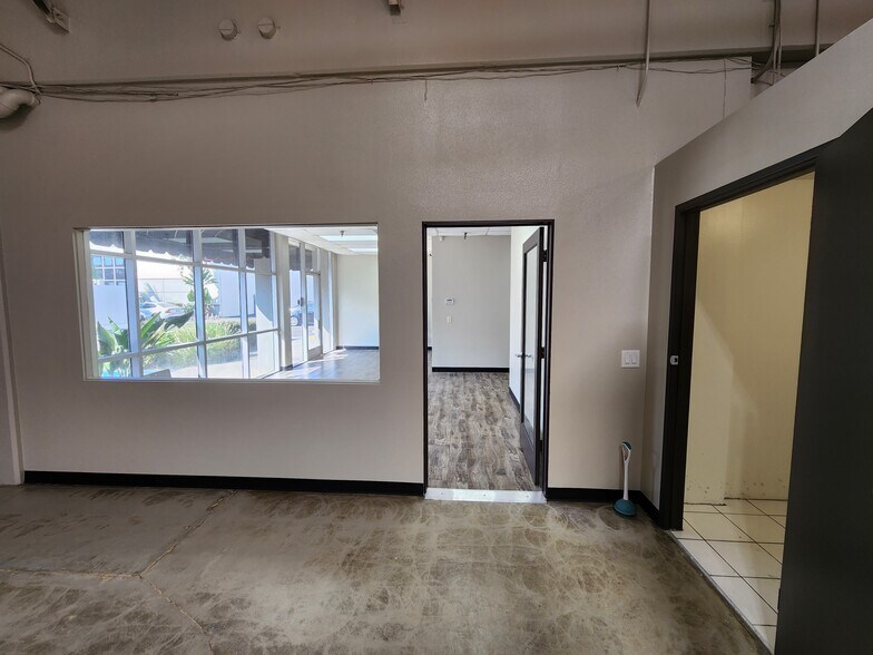 More Photos Of 4833 Lanier Rd, Chino Warehouse For Lease
