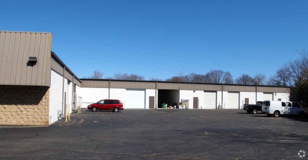 More Photos Of 170-212 N Plains Industrial Rd, Wallingford Light Manufacturing For Sale
