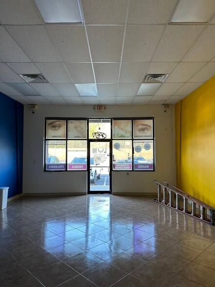 More Photos Of 5690 Cumming Hwy, Sugar Hill Storefront For Sale