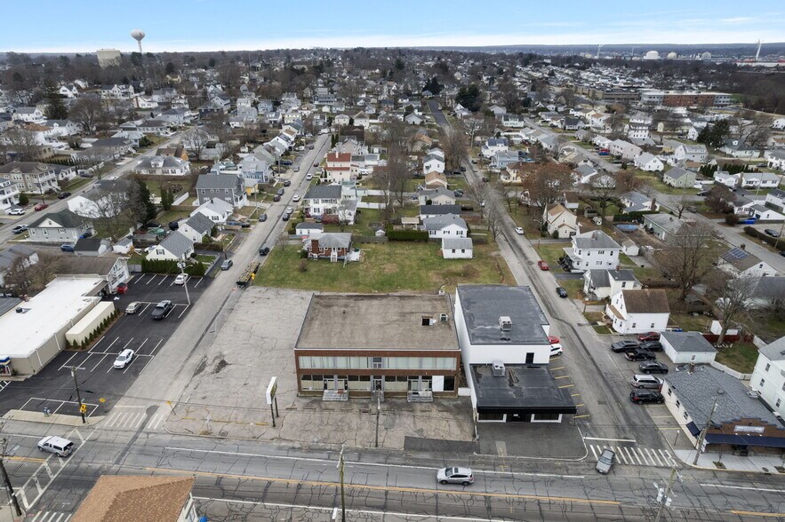 More Photos Of 585 Warren Ave, East Providence Storefront Retail Office For Sale