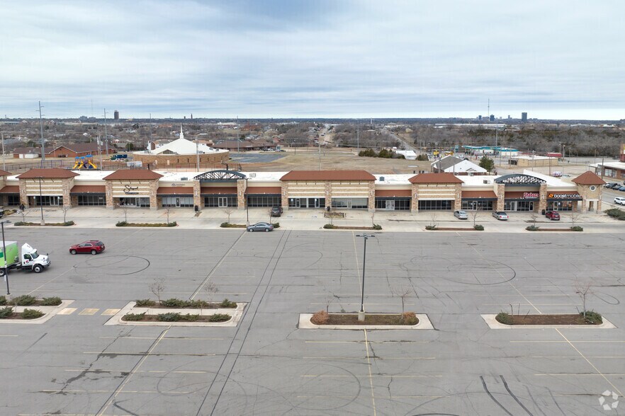 More Photos Of 1104-1148 NE 36th St, Oklahoma City General Retail For Lease