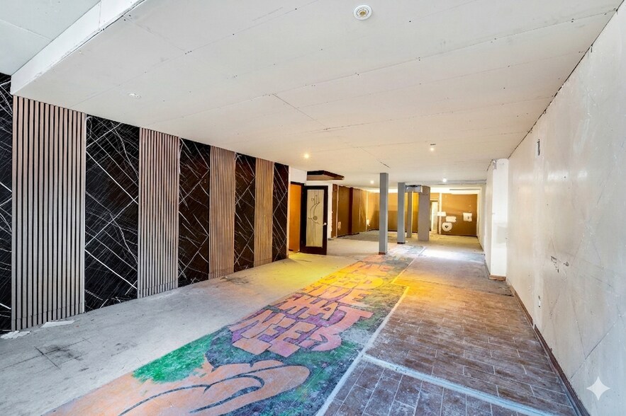 More Photos Of 163 Eighth Ave, New York Storefront Retail Residential For Lease