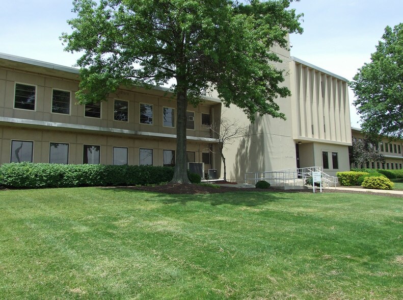 More Photos Of 1208 Massillon Rd, Akron Warehouse For Lease