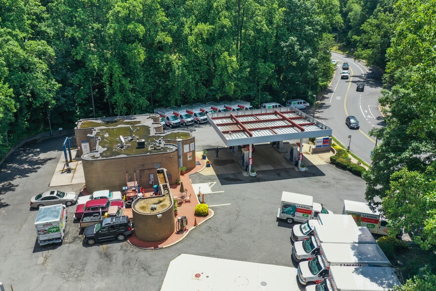 More Photos Of 11410 N Shore Dr, Reston Service Station For Sale