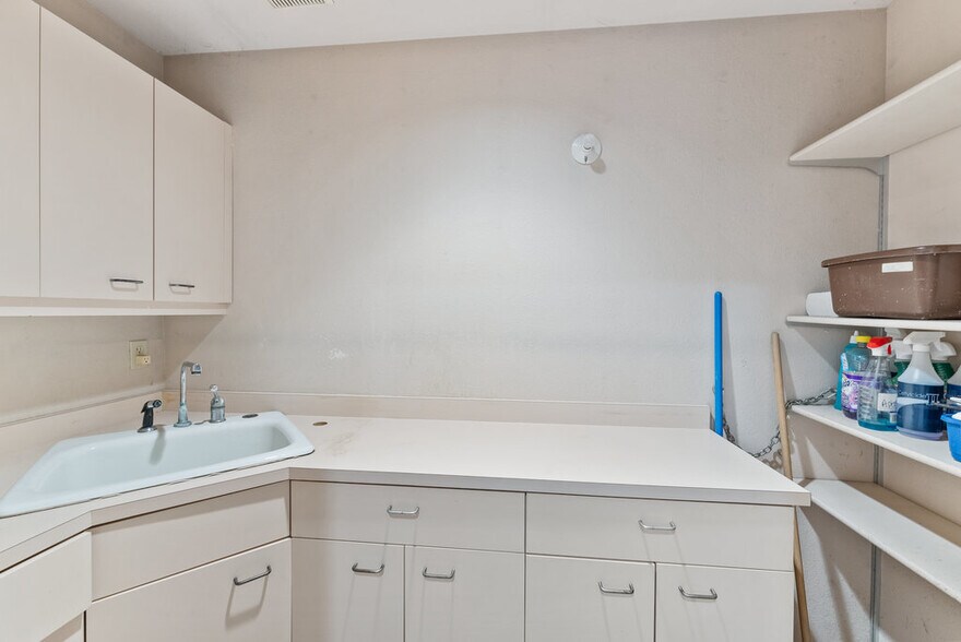 More Photos Of 64 Penny Ln, Watsonville Medical For Sale