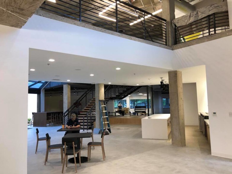 More Photos Of 17250 Dallas Pky, Addison Coworking Space