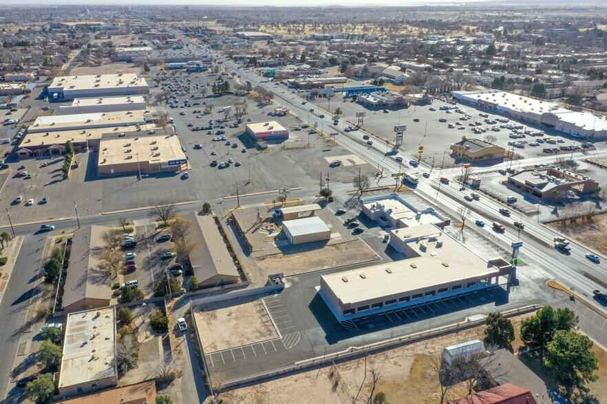 More Photos Of 2901 N Main St, Roswell General Retail For Lease