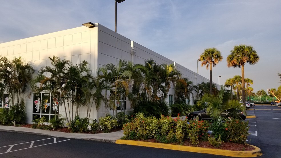 More Photos Of 4005 NW 114th Ave, Doral Business Park For Lease