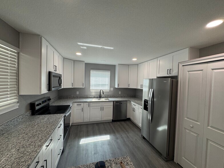 More Photos Of 136 Jack Pine St, Lake Wales Specialty For Sale