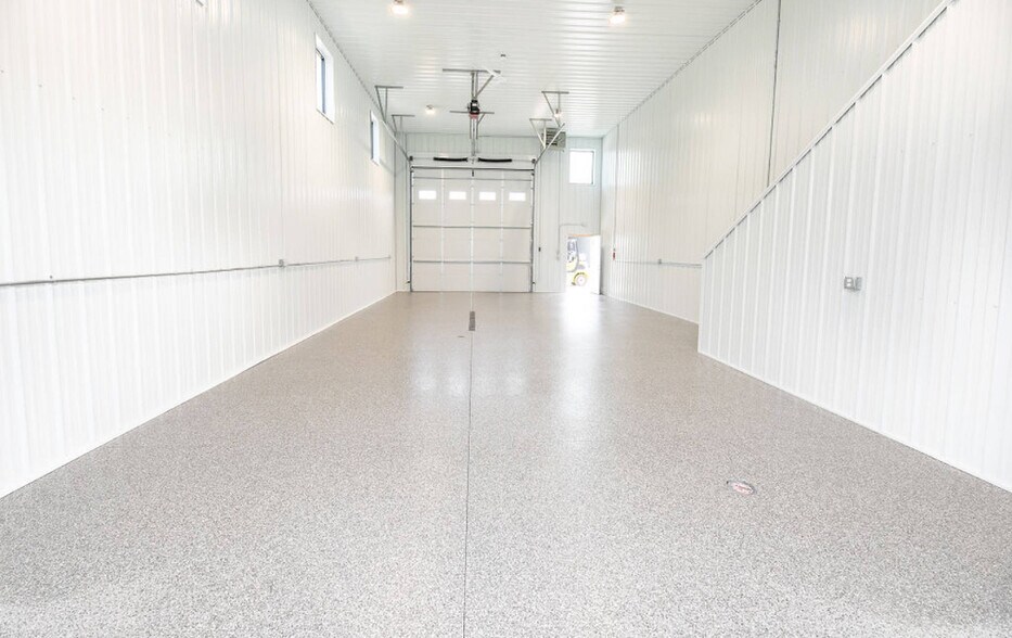 More Photos Of 7104 Court, Davison Industrial For Lease