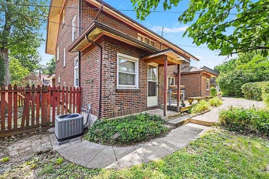 More Photos Of 611 Delaware Ave, Dayton Apartments For Sale