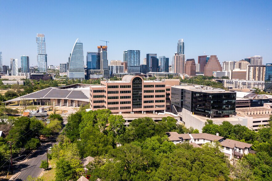 More Photos Of 811 Barton Springs Rd, Austin Office For Lease