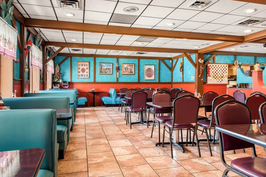 More Photos Of 406 E 22nd St, Huntingburg Hotel For Sale