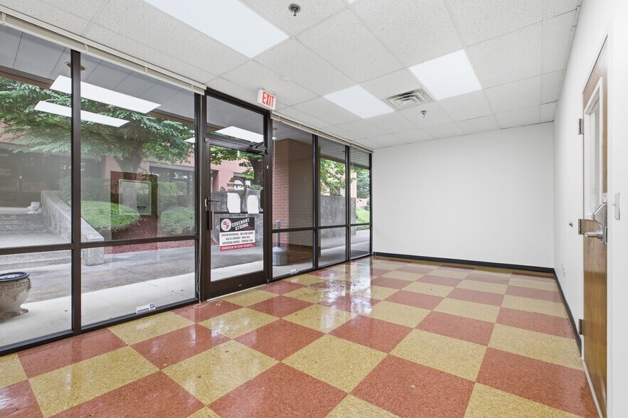 More Photos Of 104-176 Cude Ln, Madison Medical For Lease