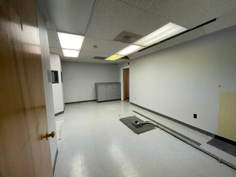 More Photos Of 11325 Pembrooke Sq, Waldorf Medical For Lease