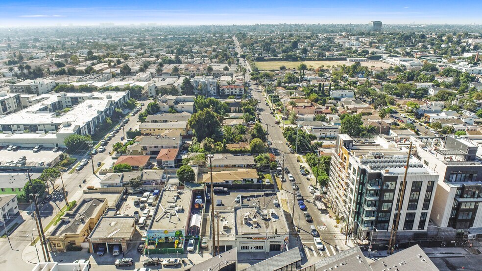 More Photos Of 3601 Overland Ave, Los Angeles Restaurant For Lease