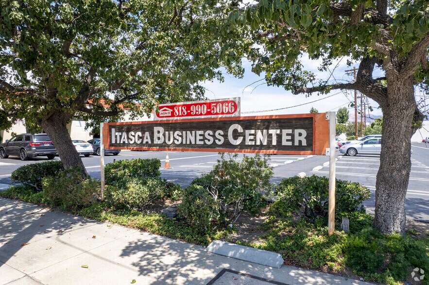 More Photos Of 21029 Itasca St, Chatsworth Warehouse For Lease