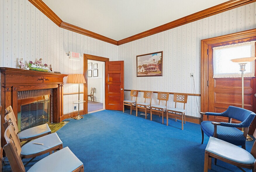 More Photos Of 1501 Lonsdale Ave, Lincoln General Retail For Sale