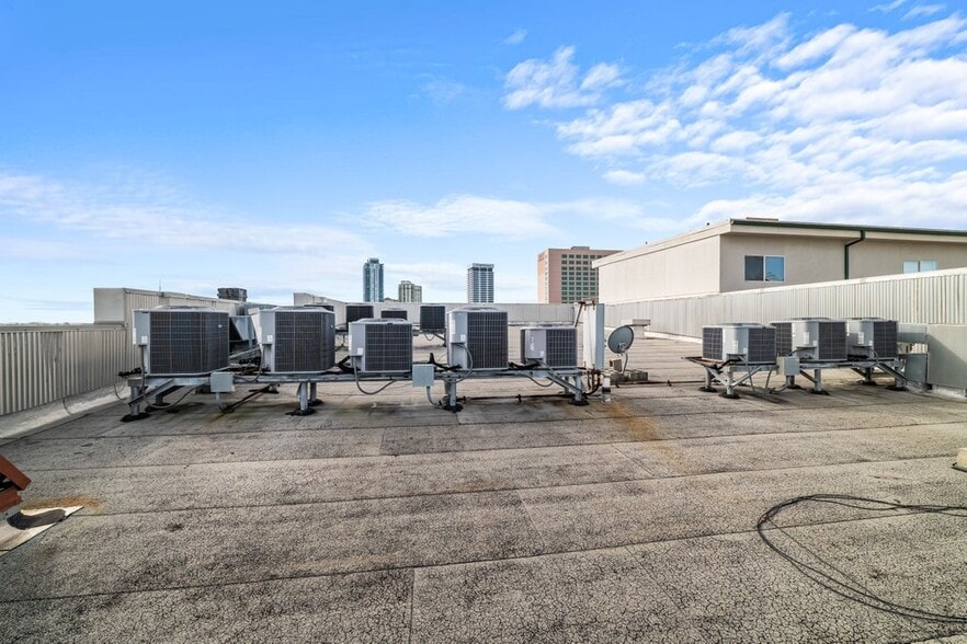 More Photos Of 315 E Bay St, Jacksonville Office For Lease