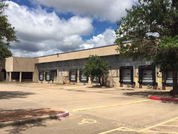 More Photos Of 2214 Braker Ln, Austin Distribution For Lease