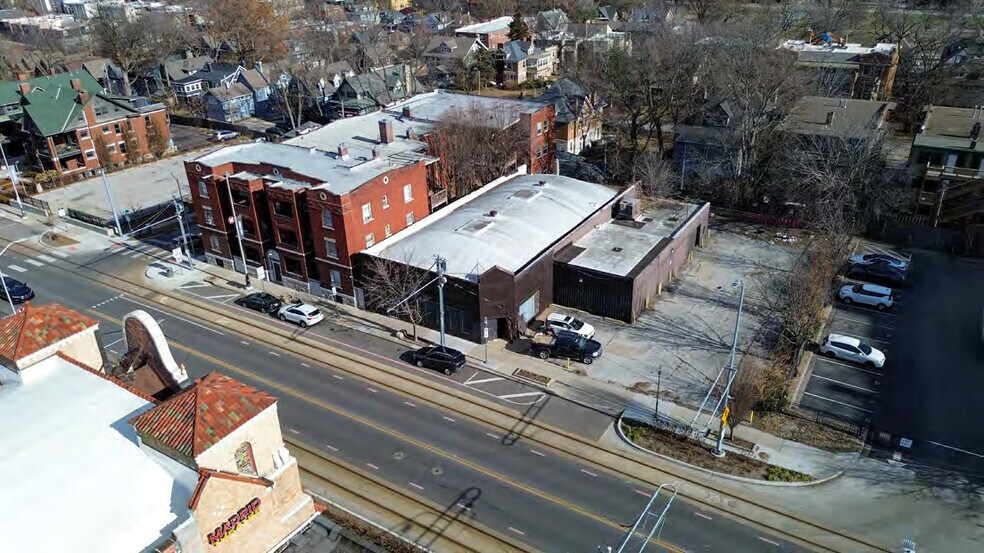 More Photos Of 3807 Main St, Kansas City Freestanding For Lease