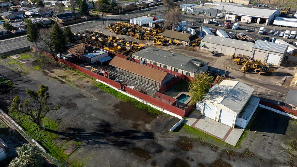 More Photos Of 3440-3480 W Capitol Ave, West Sacramento Truck Terminal For Lease