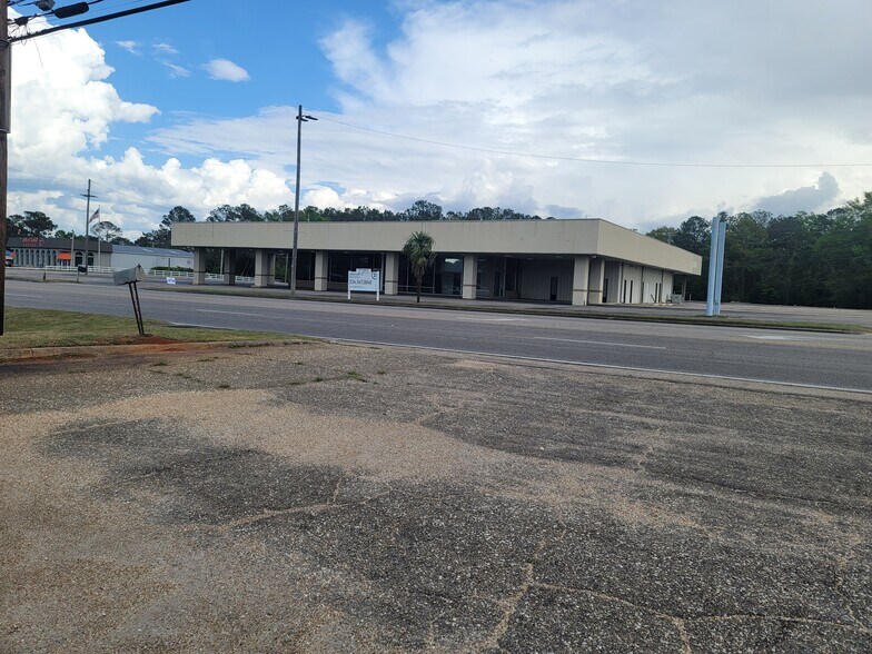 Primary Photo Of 1222 Rucker Blvd, Enterprise Auto Dealership For Sale