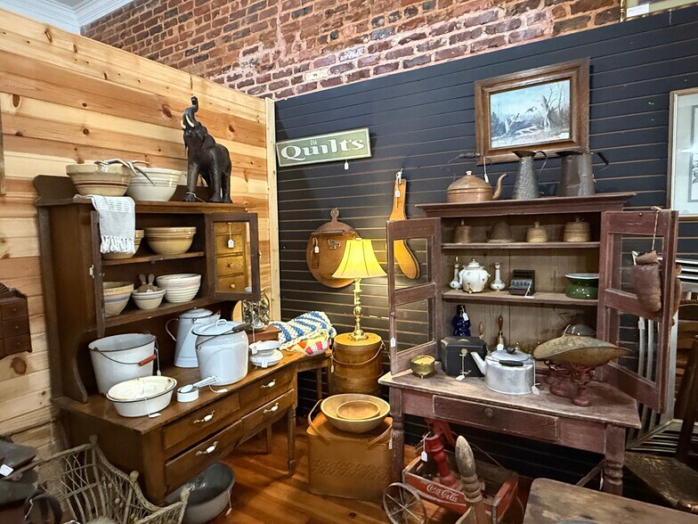 More Photos Of 108 N Main St, Greensboro General Retail For Sale