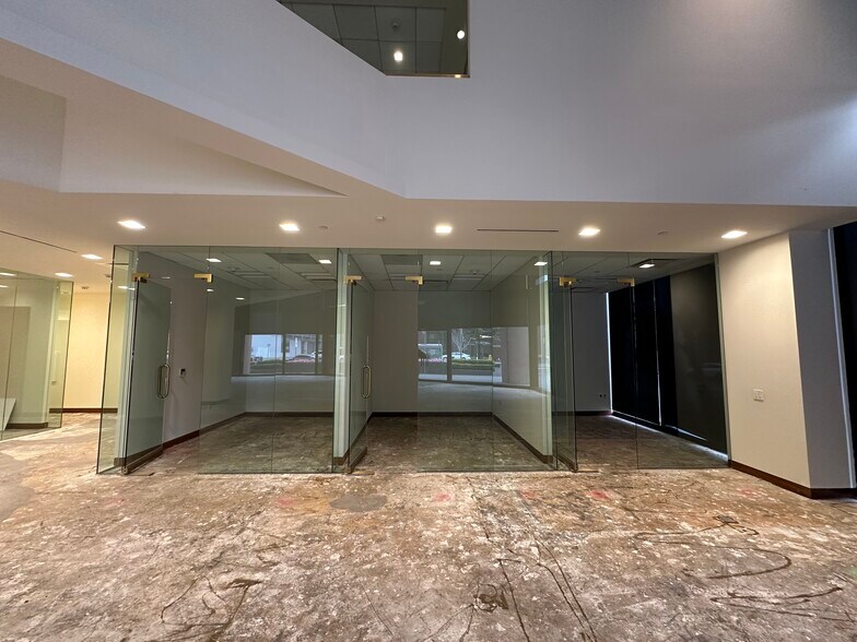 More Photos Of 888 S Figueroa St, Los Angeles Office For Lease