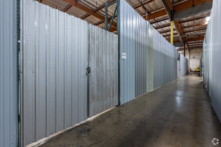 More Photos Of 347 S Stimson Ave, City Of Industry Warehouse For Lease