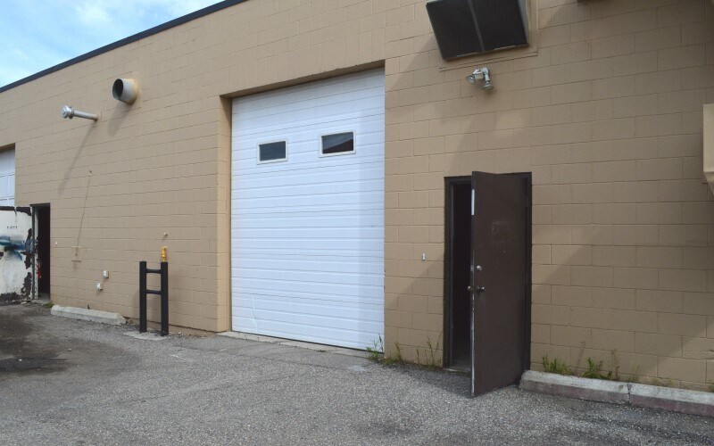 More Photos Of 4213 16A St SE, Calgary Warehouse For Sale